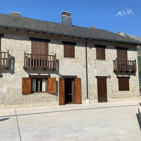 L07 - Torres De Vallibierna Casa - Villmor Holiday home *