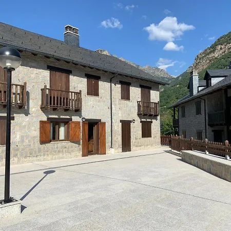 L07 - Torres De Vallibierna Casa - Villmor Holiday home *